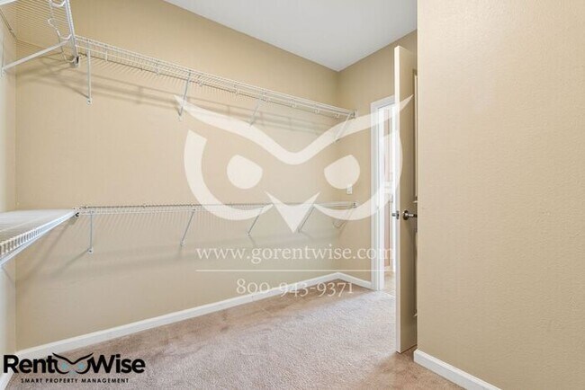 Building Photo - 401 Crescent Ct