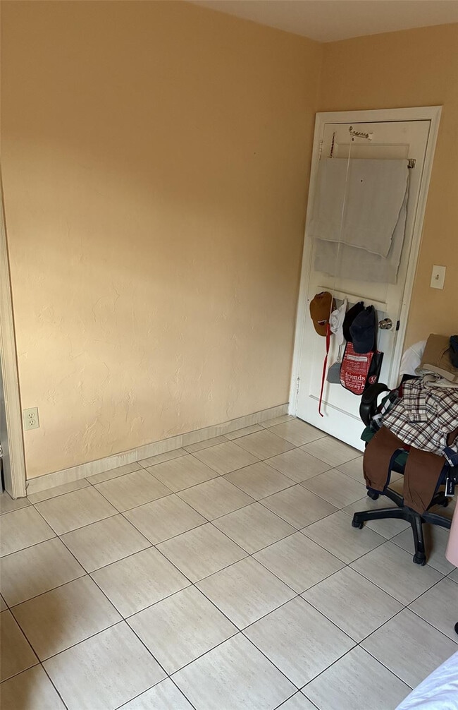 Building Photo - 10335 NW 26th Ave