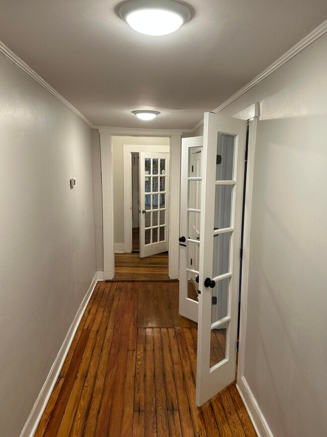 Building Photo - 313 Capital Ave