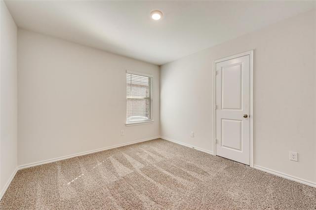 Building Photo - 4016 Huntington Dr