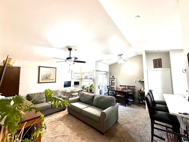 Building Photo - 1384 Cunat Ct