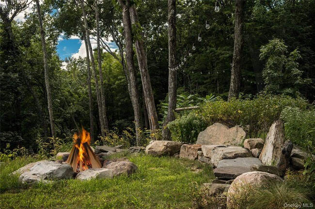 Building Photo - 55 Nordic Dr