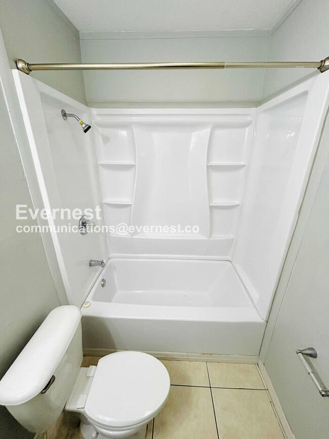 Building Photo - 3019 W Meadow St