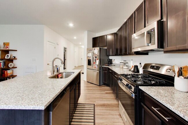 Building Photo - 420 Radcliff Ln