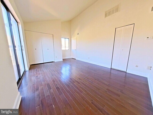 Building Photo - 828 N 26th St