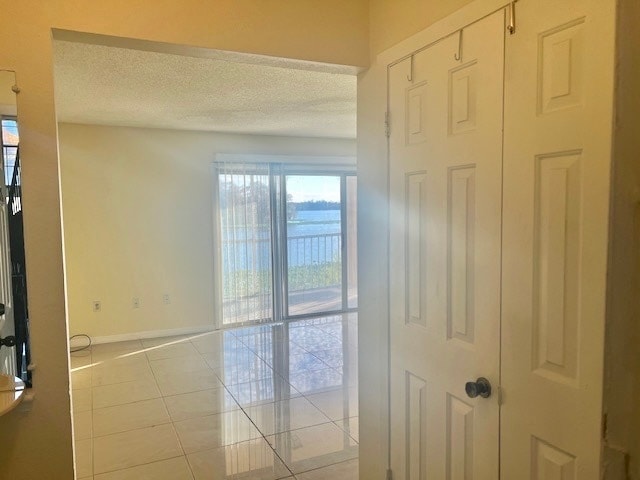 Building Photo - 4002 Versailles Dr