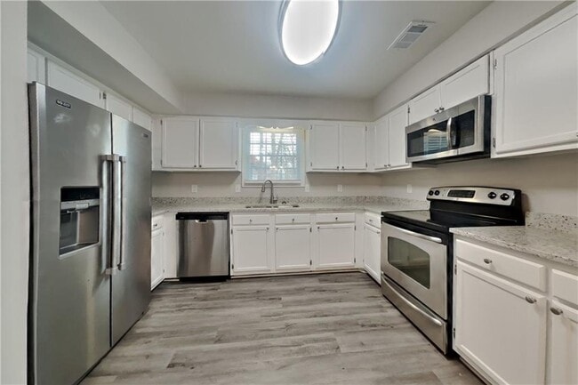 Building Photo - 320 Parsons Branch