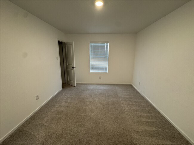 Building Photo - 5318-5318 Still Mdw Ln