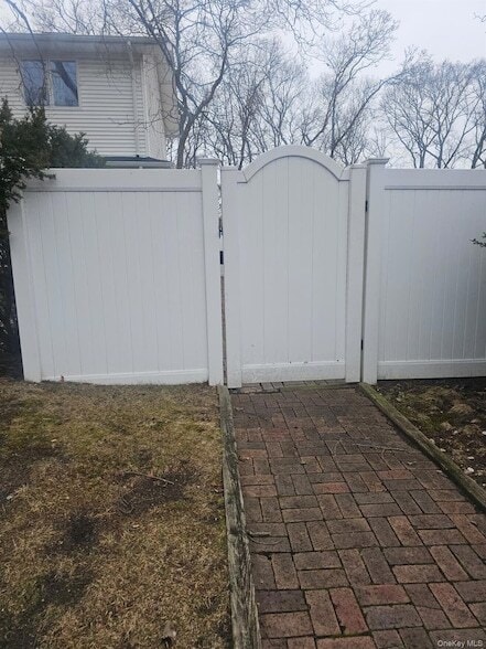 Building Photo - 31 Albermarle Ave