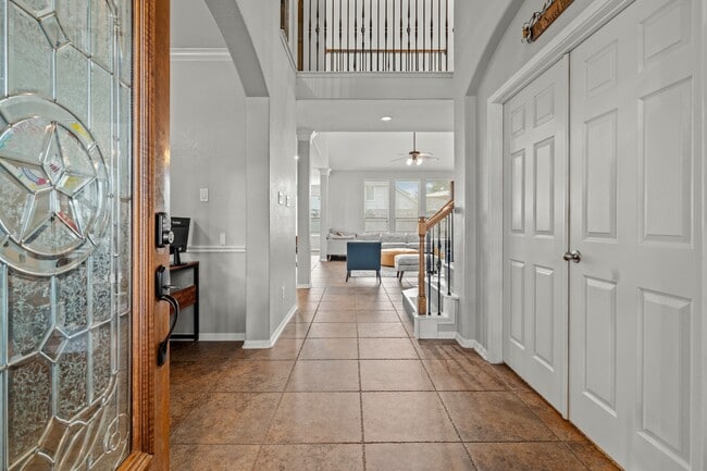 Building Photo - 14402 Hazeldale Dr