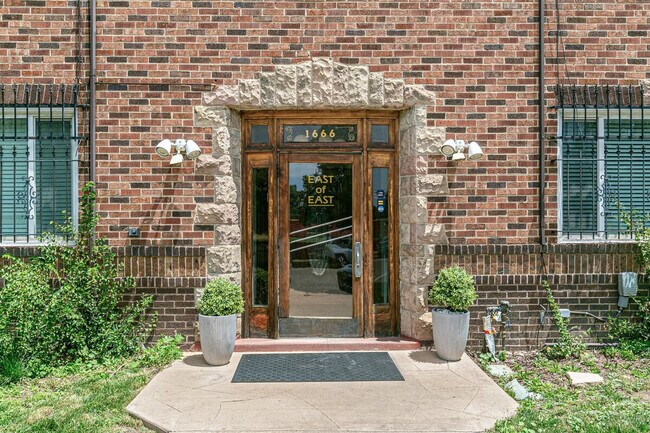 Building Photo - 1666 Detroit St