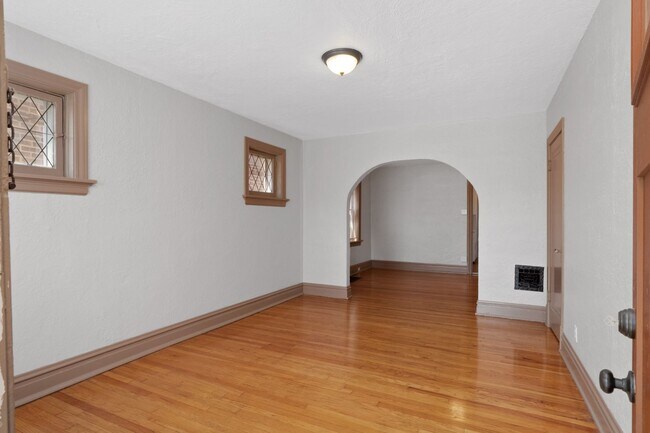 Building Photo - 3535 Lawn Ave