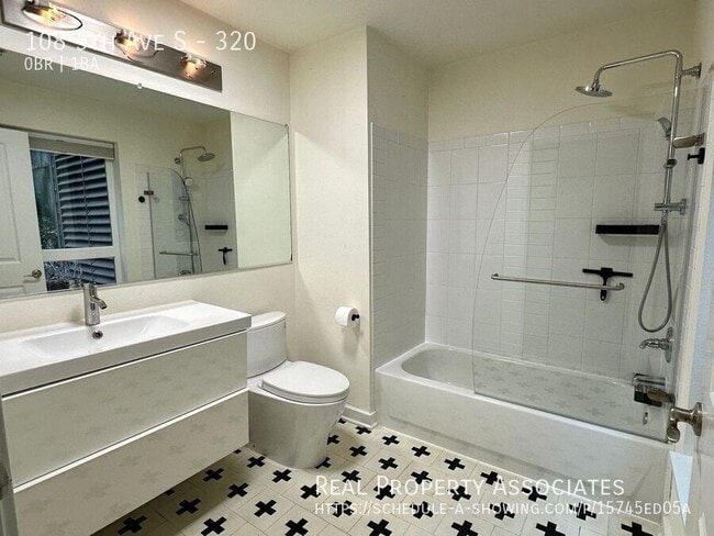 Building Photo - 108 5th Ave S