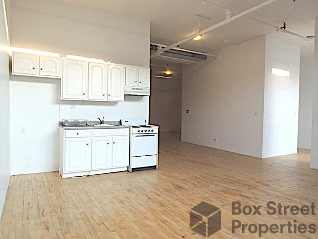 Building Photo - 449 Troutman St