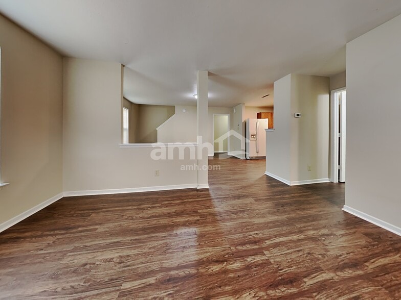 Building Photo - 15424 Gallow Ln