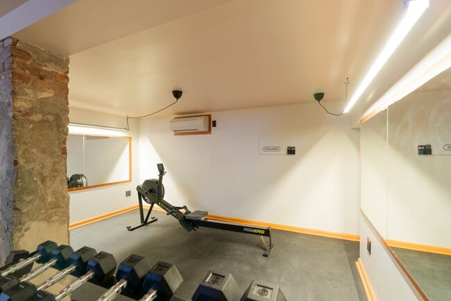 Building Photo - Cohabs Co-Living at Bedford 645