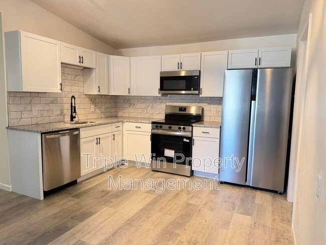 Building Photo - 8301 Pepperidge Dr