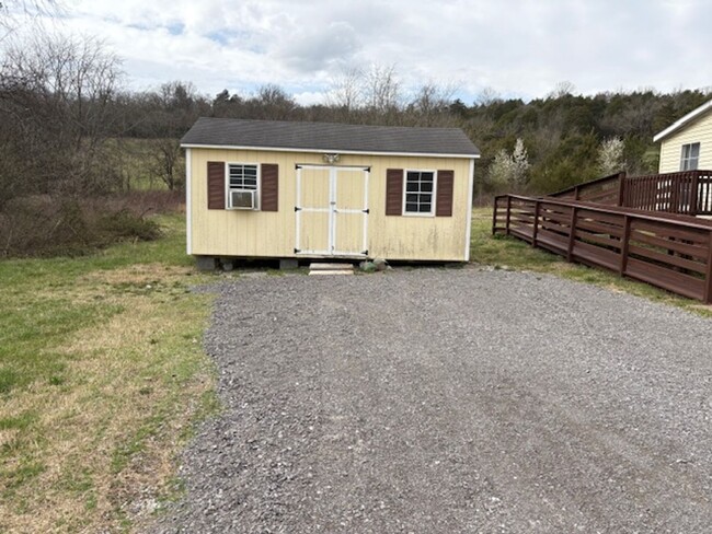 Building Photo - 651 PoplarBluff Rd, Auburntown TN