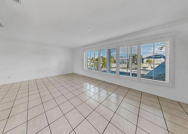 Building Photo - 6344 Cottonwood Ln