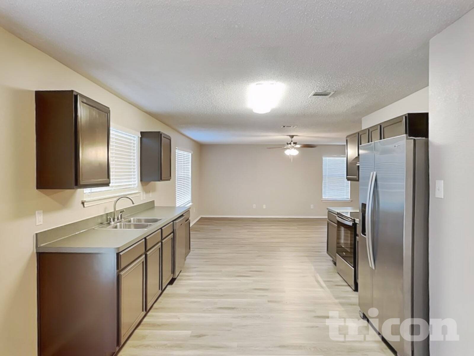 Building Photo - 211 Meagan St