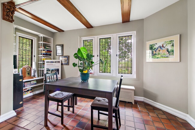 Building Photo - 2023-2027 W 108th Pl