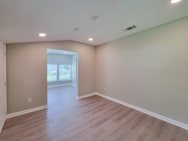 Building Photo - 1107 Roosevelt