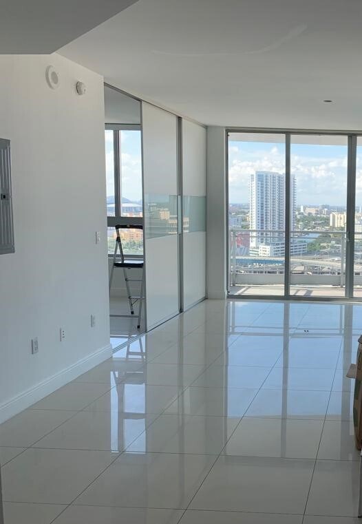 Building Photo - 90 SW 3rd St