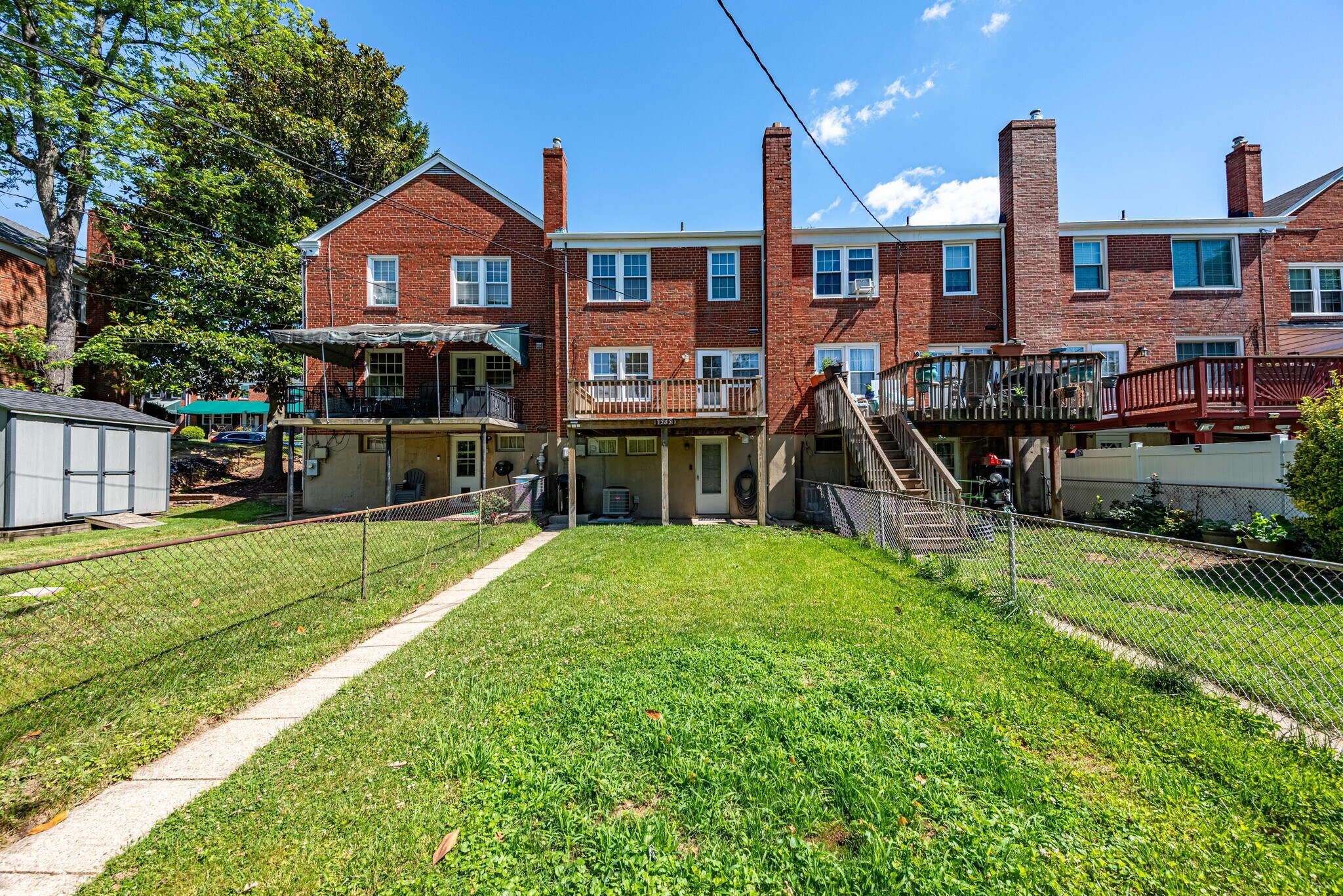 Building Photo - 1565 Dellsway Rd