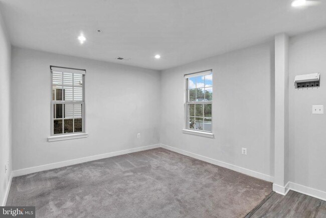 Building Photo - 14737 Earl Mitchell Ave