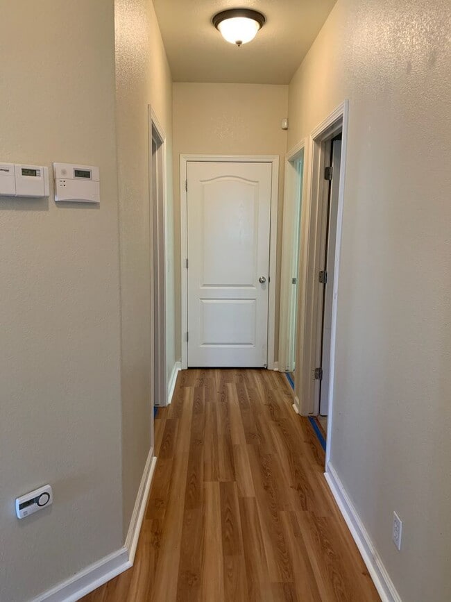 Building Photo - Turlock 4 Bedroom 2 bathroom home Near Chr...