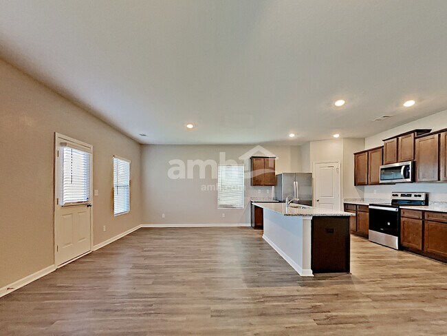 Building Photo - 4895 Bridle Path