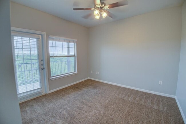 Building Photo - 2320 Gracy Farms Ln