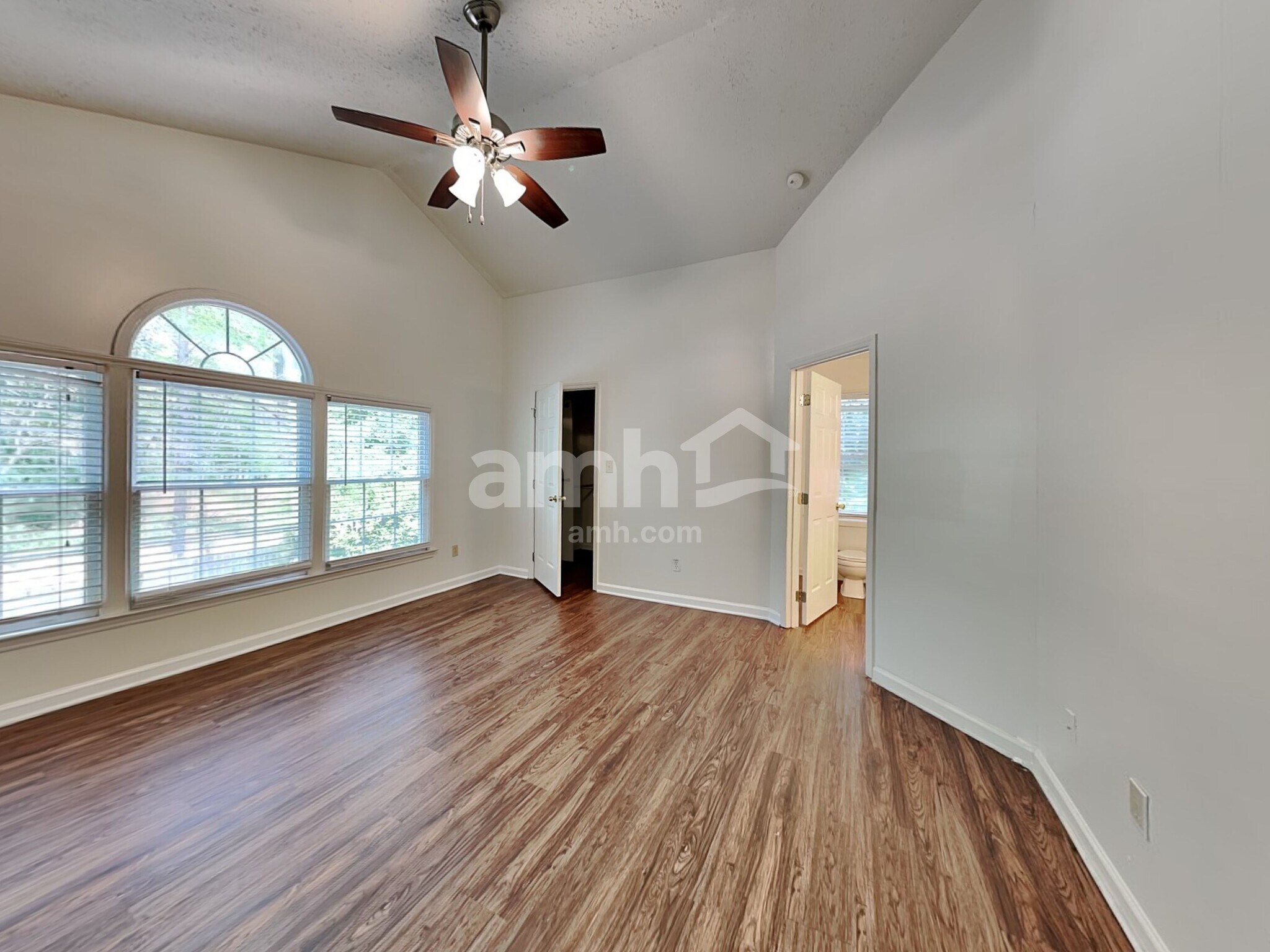 Building Photo - 210 Wood Valley Ct