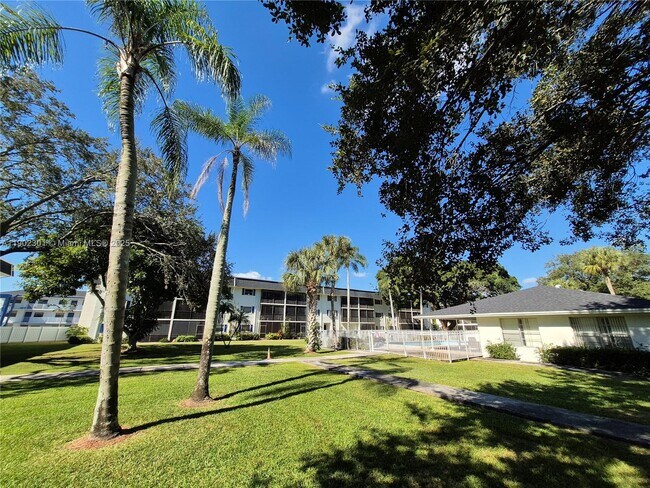 Building Photo - 5100 SW 64th Ave