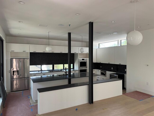 Building Photo - 1603 Chelsea Ln