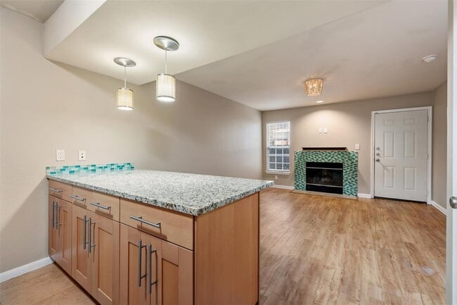 Building Photo - 7685 Northcross Dr