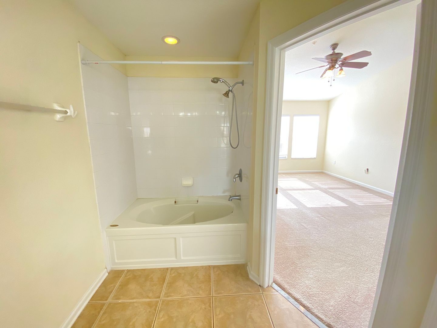 Building Photo - STONEBRIDGE LAKES 3 bed 2 1/2 bath