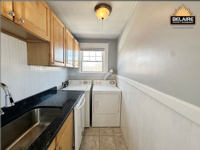 Building Photo - 107 2nd St