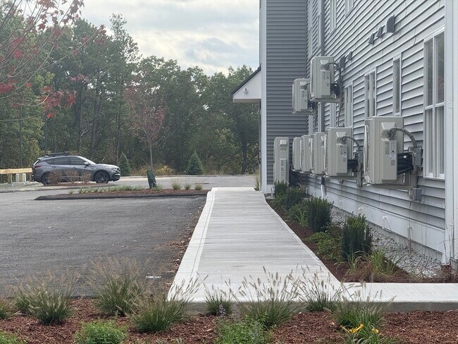 Building Photo - 251 Sladen St