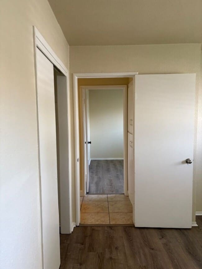 Building Photo - Single story, 3 bed 1.5 bath home.