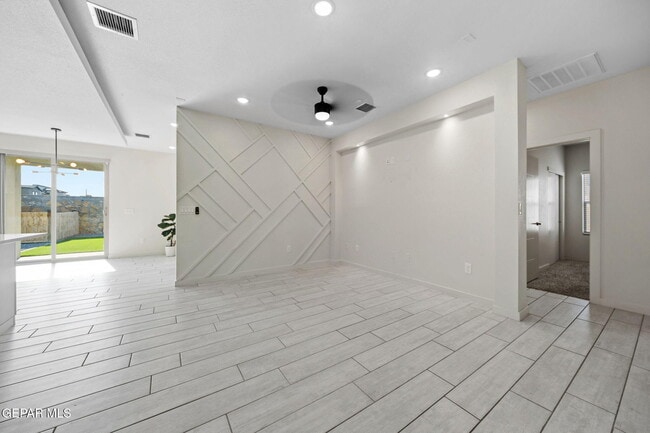 Building Photo - 3741 Peak Pl