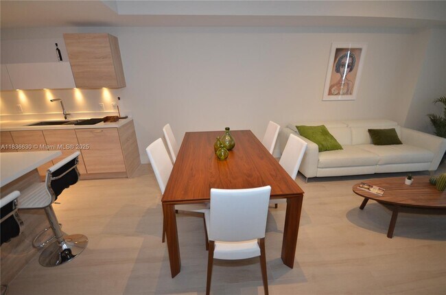 Building Photo - 16385 Biscayne Blvd