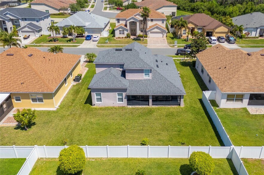 Building Photo - 2340 Hinsdale Dr