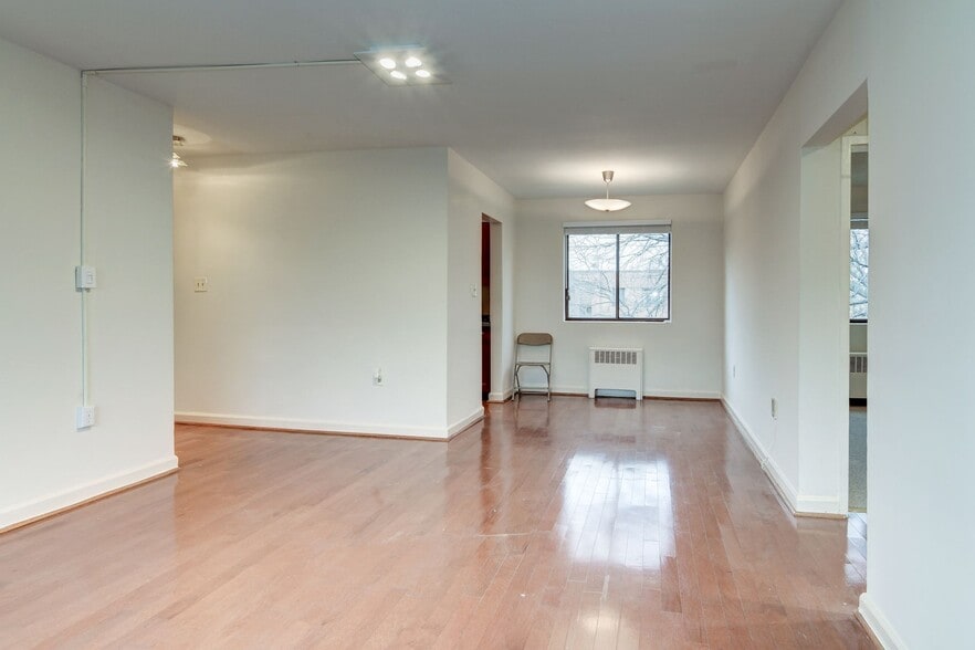 Building Photo - 4733 1st St SW