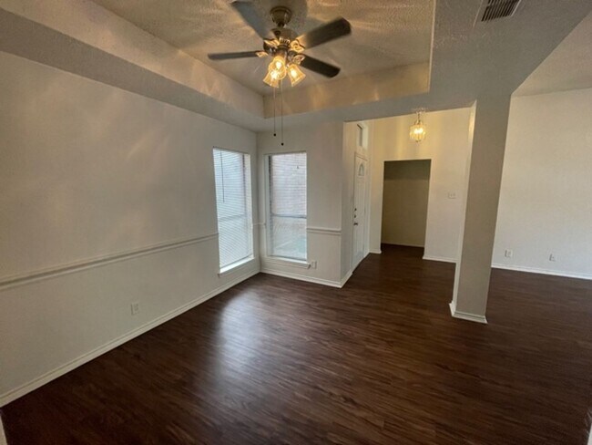 Building Photo - Nice 1 Story Home in Grand Prairie in Dall...