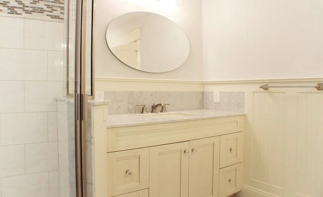 Building Photo - 111 N Evergreen Ave