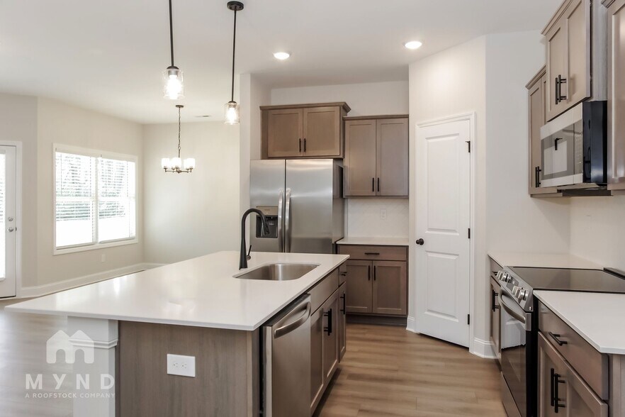 Building Photo - 149 Rose Vly Dr