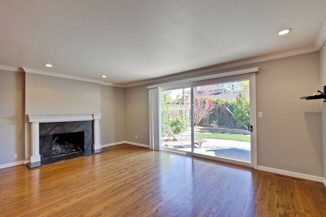 Building Photo - Wow! What a Great Home! Available Soon!
