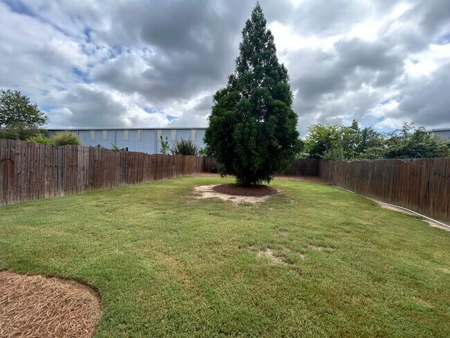 Building Photo - 1108 Washington Dr