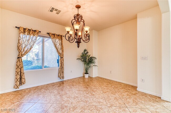 Building Photo - 2253 Laurel Heights Ln